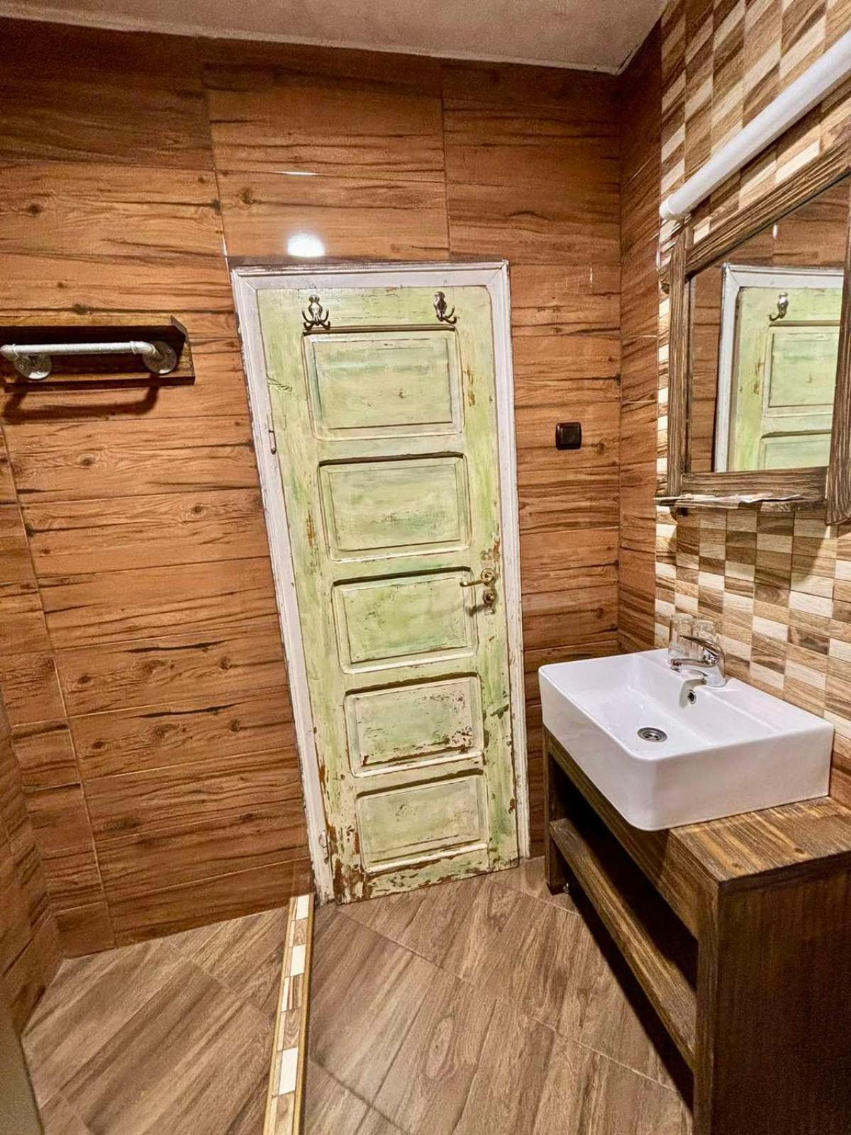 Семеен Хотел-Ресторант Маламовата Къща Goţe Delcev Exterior foto