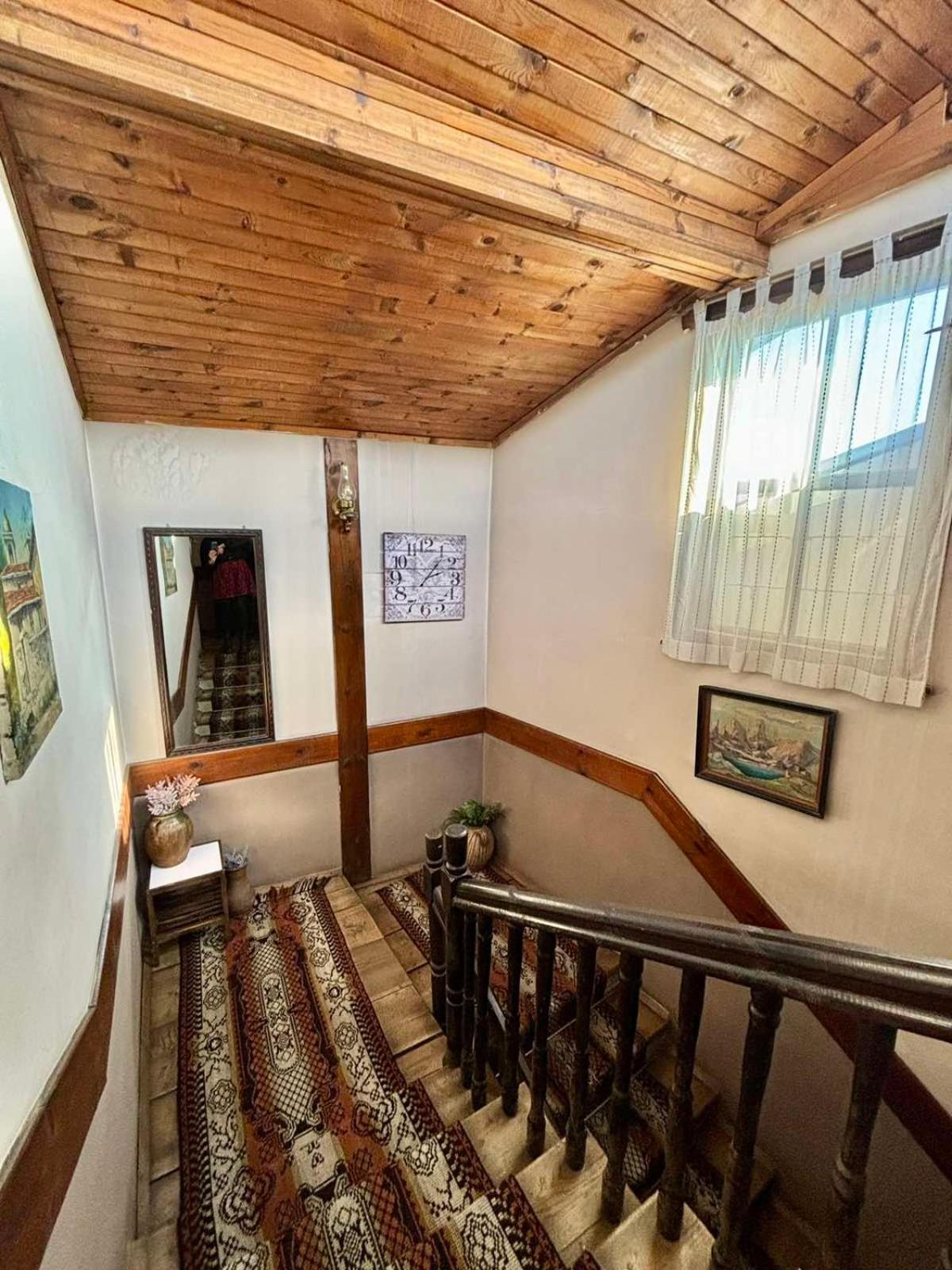 Семеен Хотел-Ресторант Маламовата Къща Goţe Delcev Exterior foto